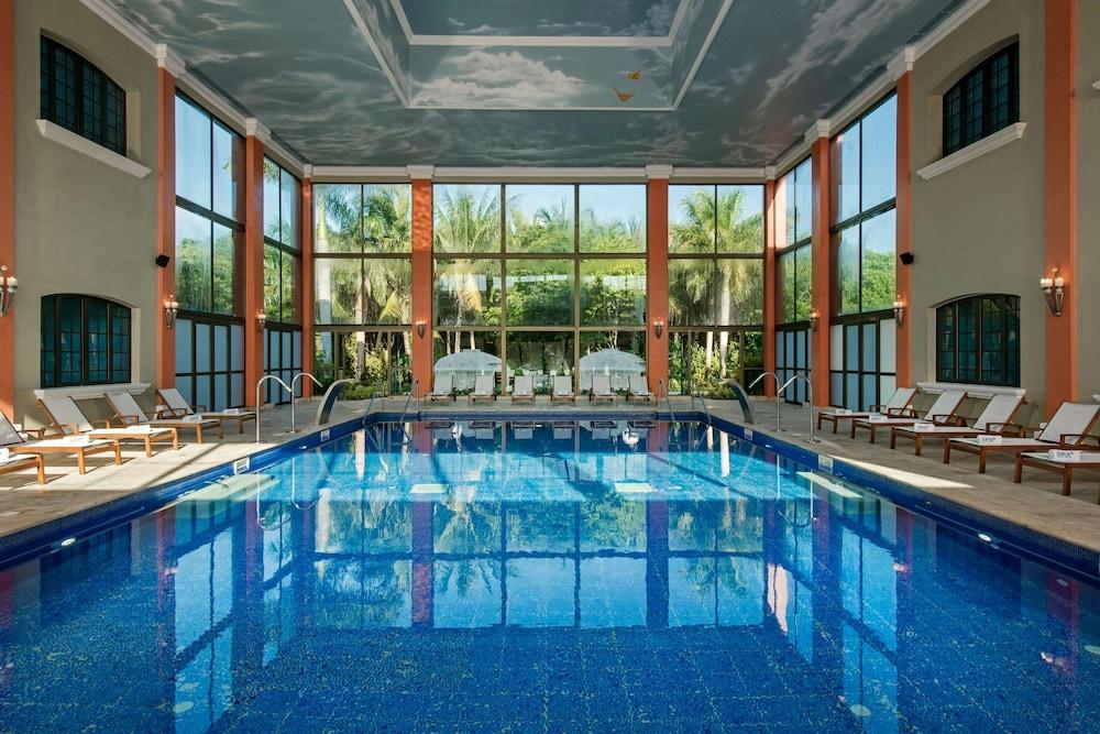 swimming pool spa