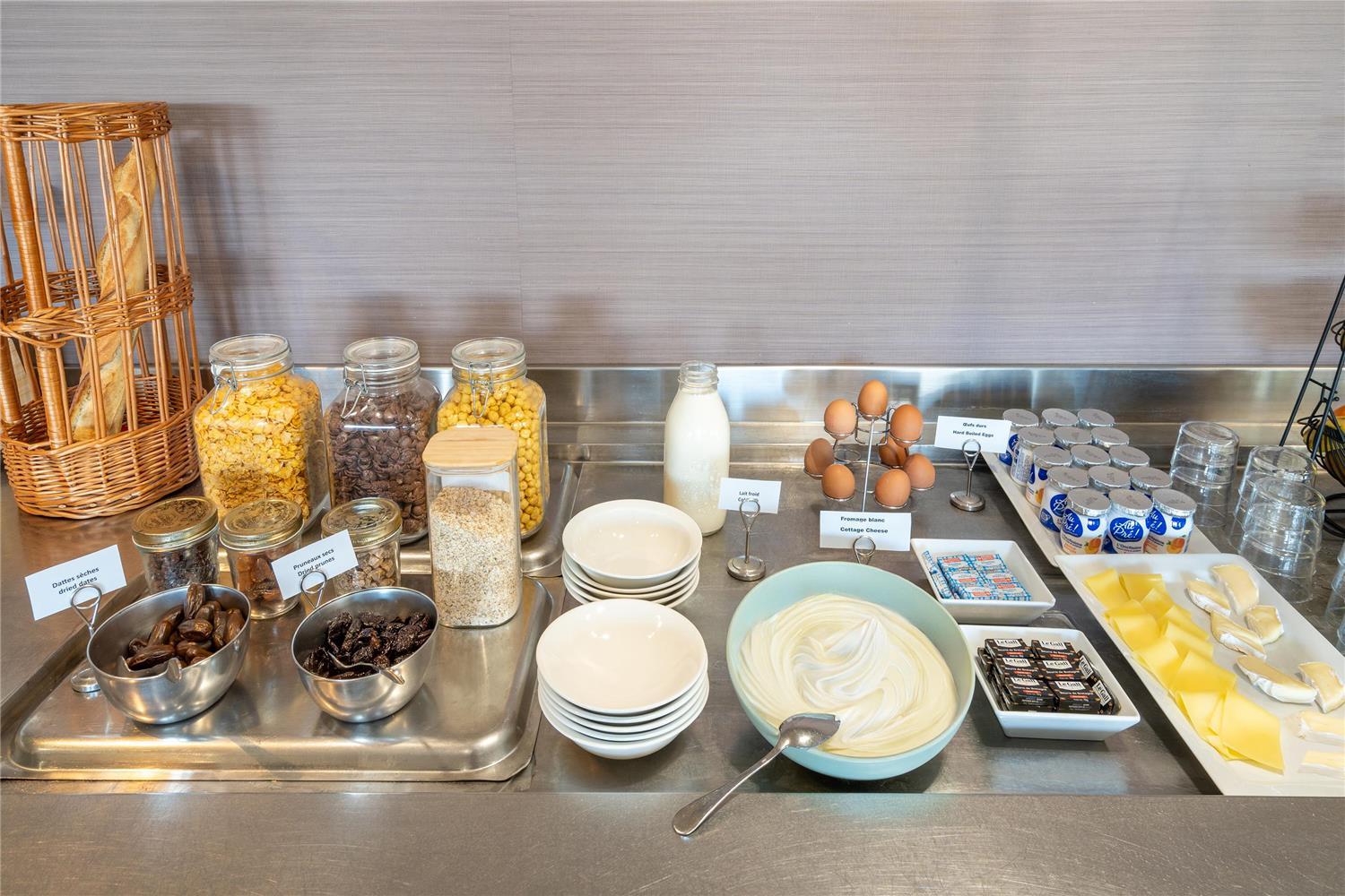 restaurant cafeteria