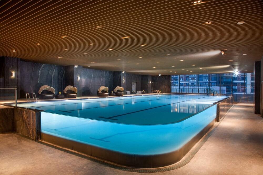 swimming pool spa
