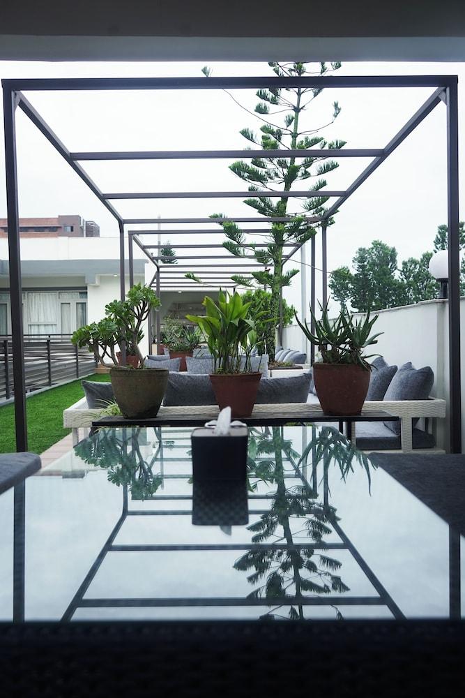 swimming pool spa