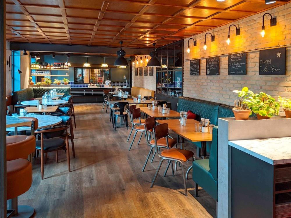 restaurant cafeteria
