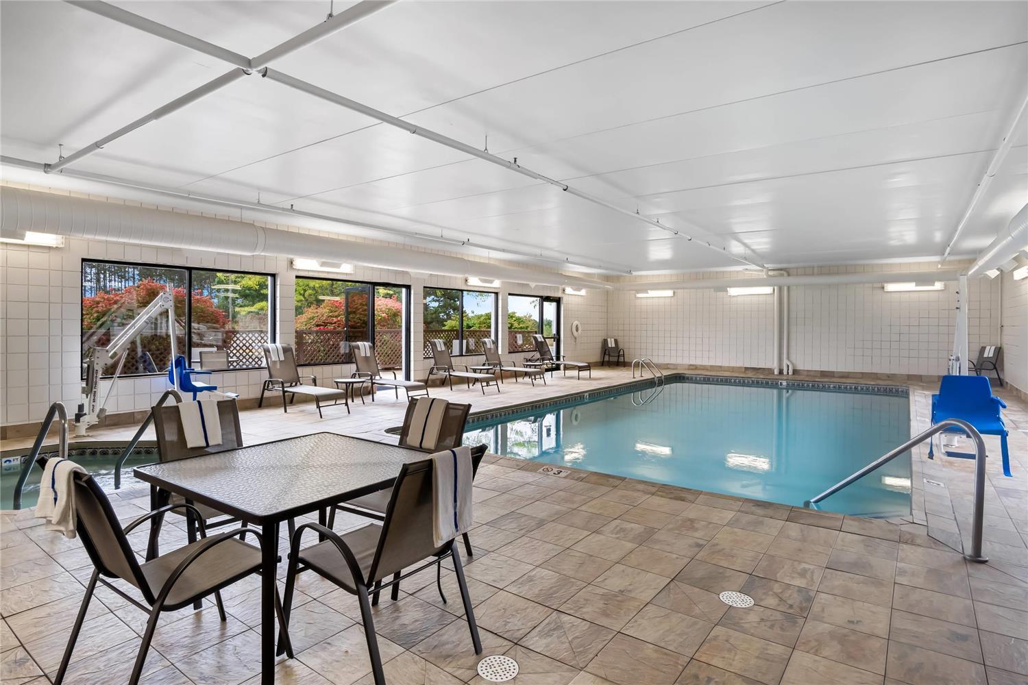 swimming pool spa