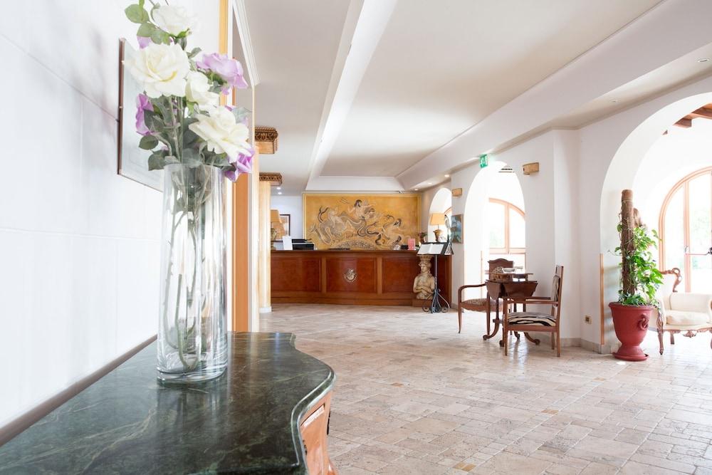 lobby
