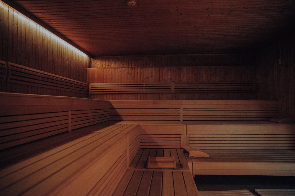 swimming pool spa