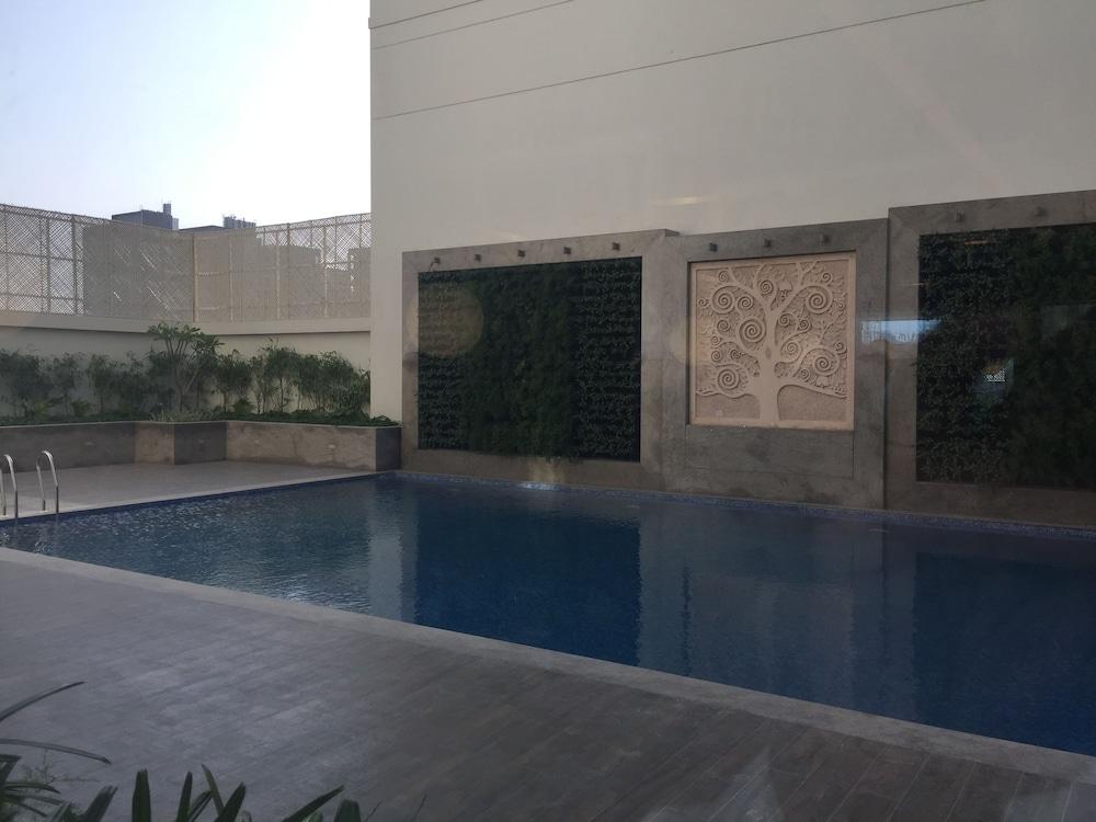 swimming pool spa