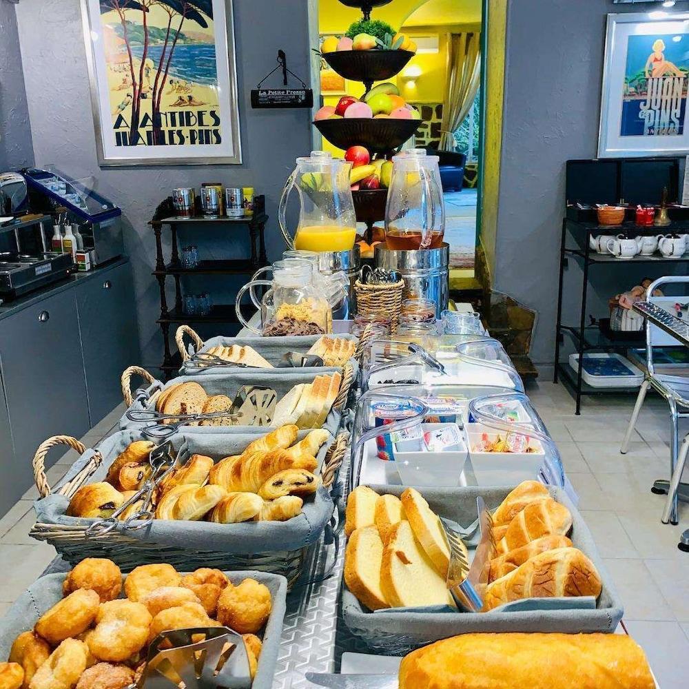 restaurant cafeteria