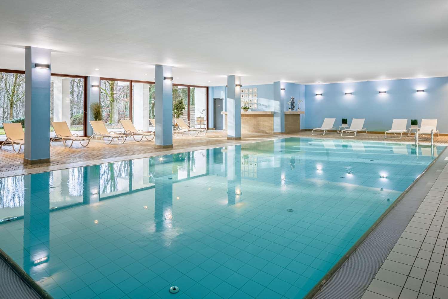 swimming pool spa