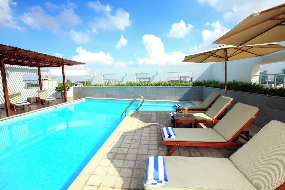 swimming pool spa