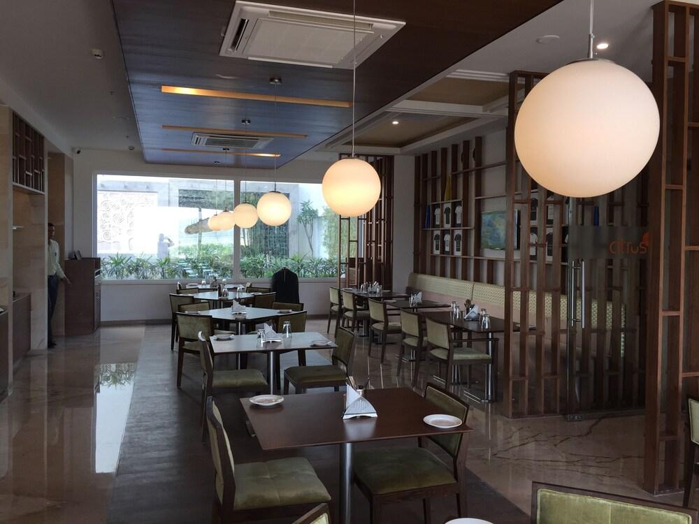 restaurant-cafeteria