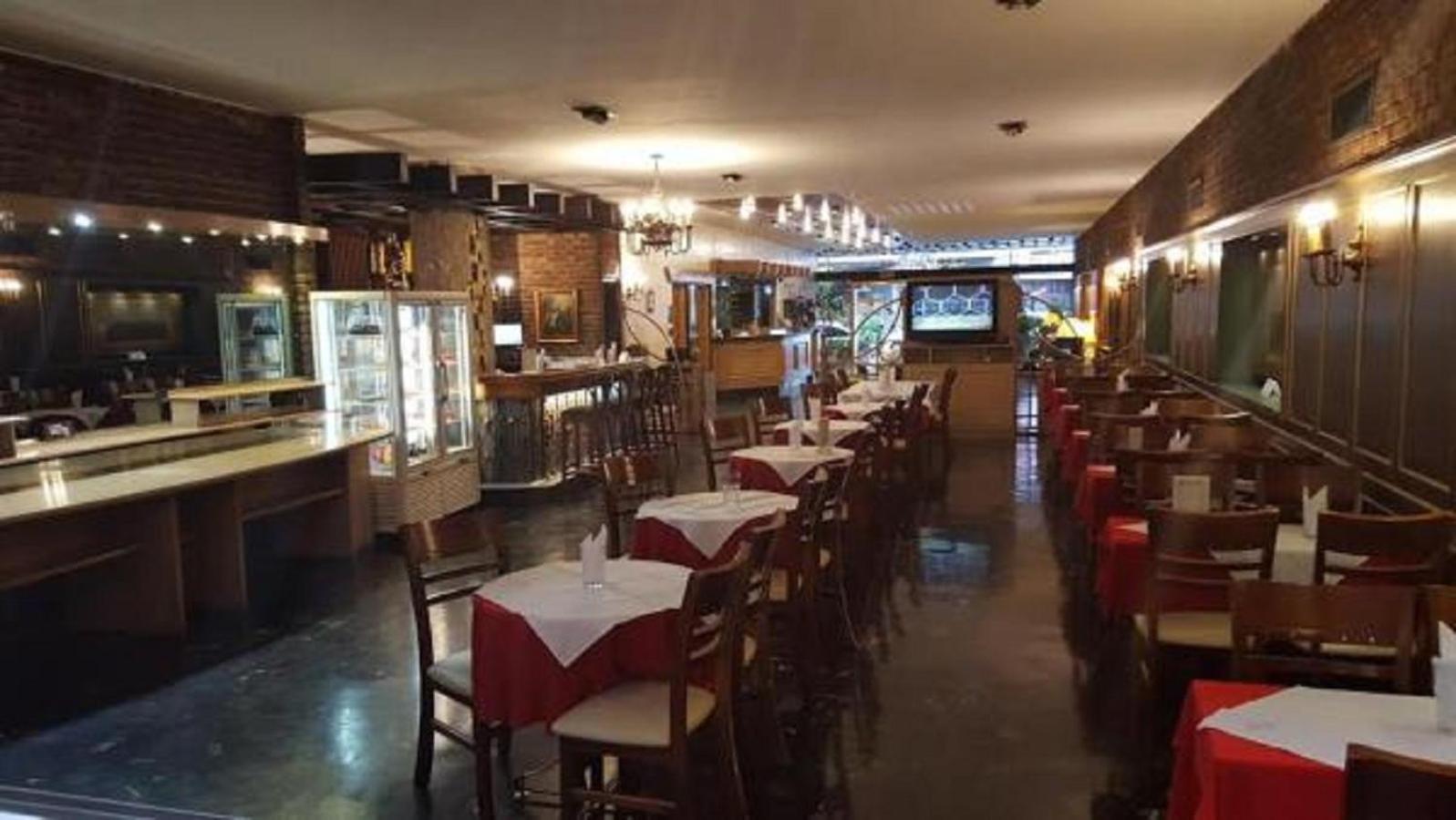 restaurant cafeteria