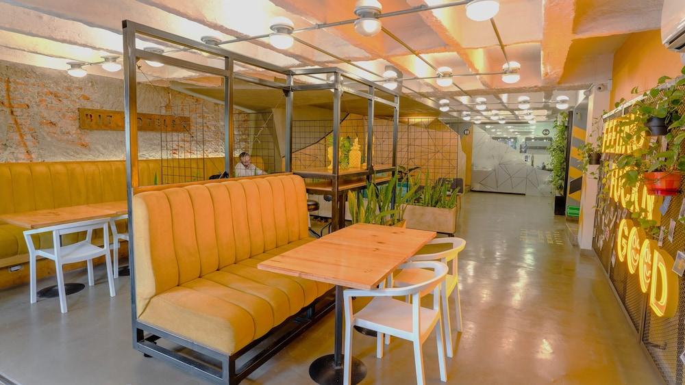 restaurant cafeteria