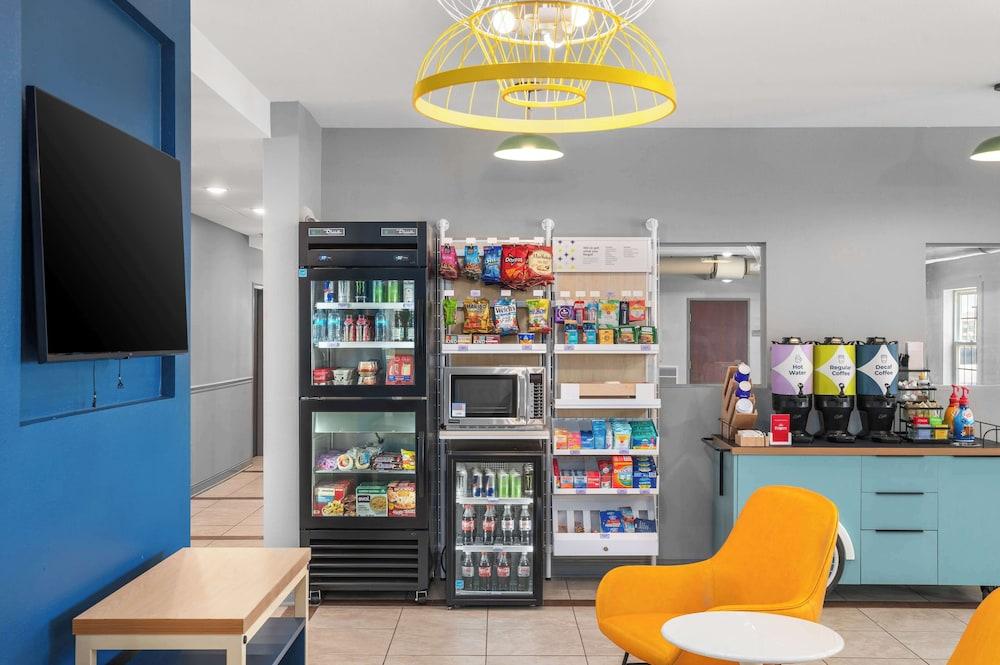 restaurant cafeteria