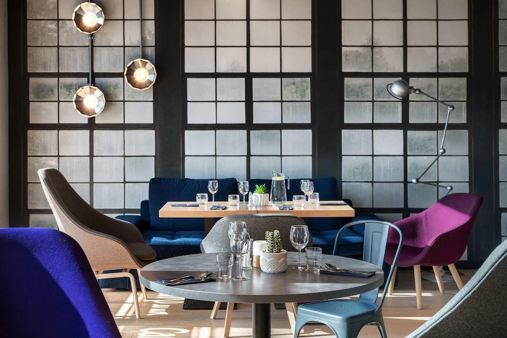 restaurant cafeteria