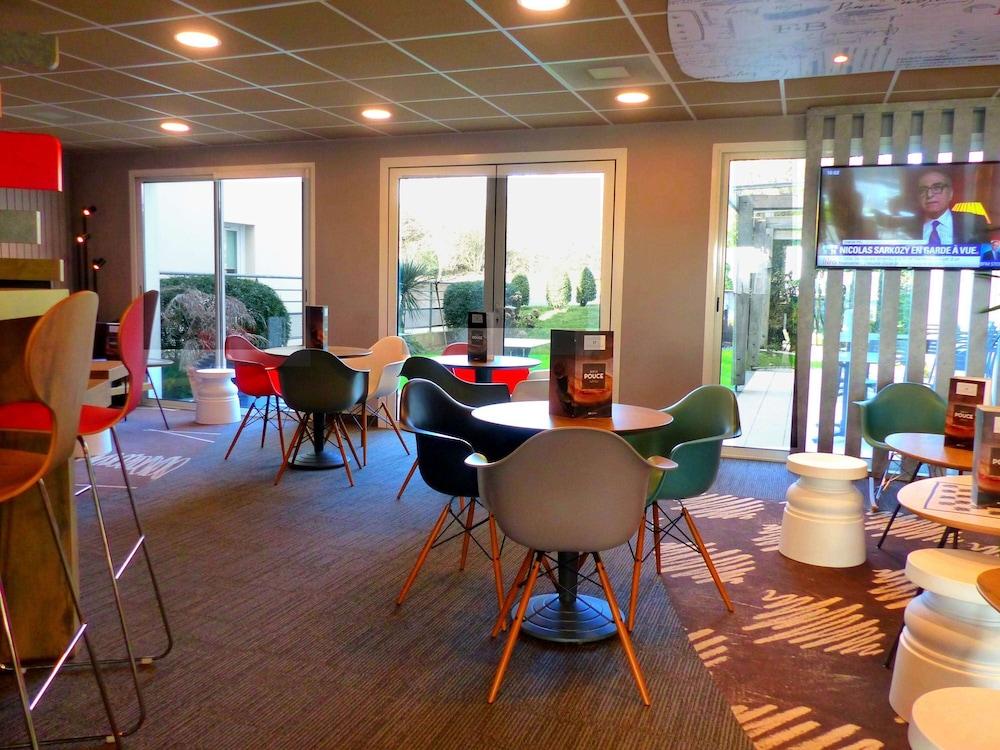 restaurant-cafeteria