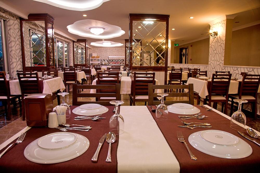 restaurant cafeteria