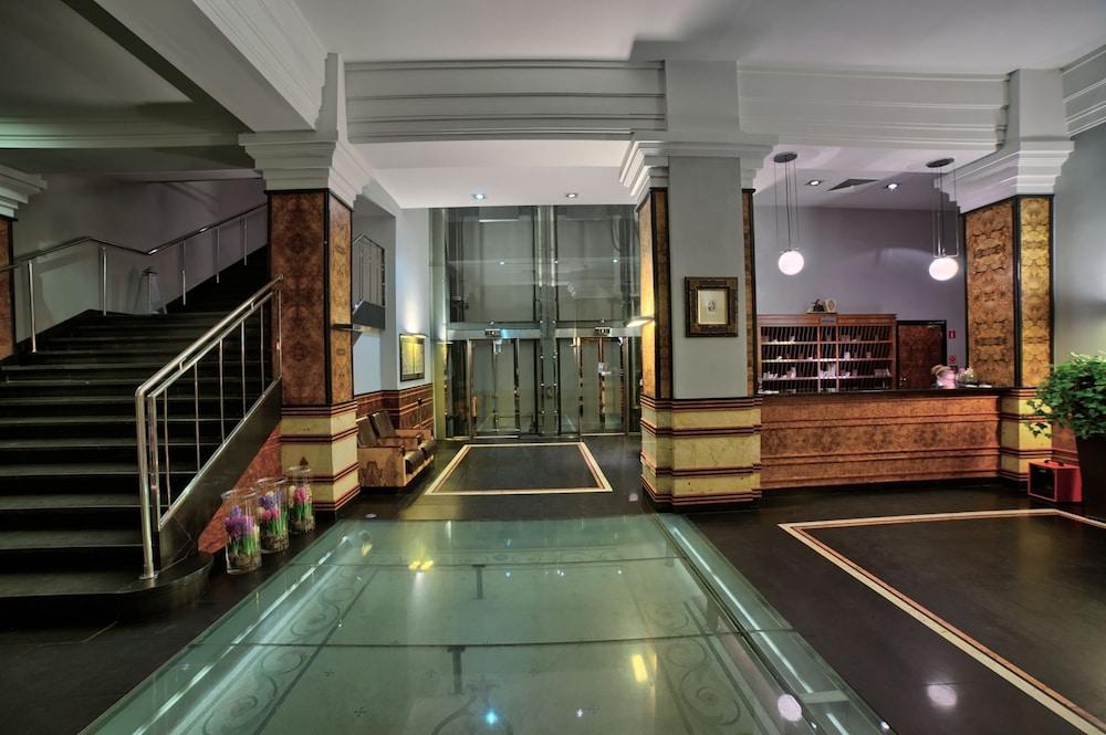 lobby