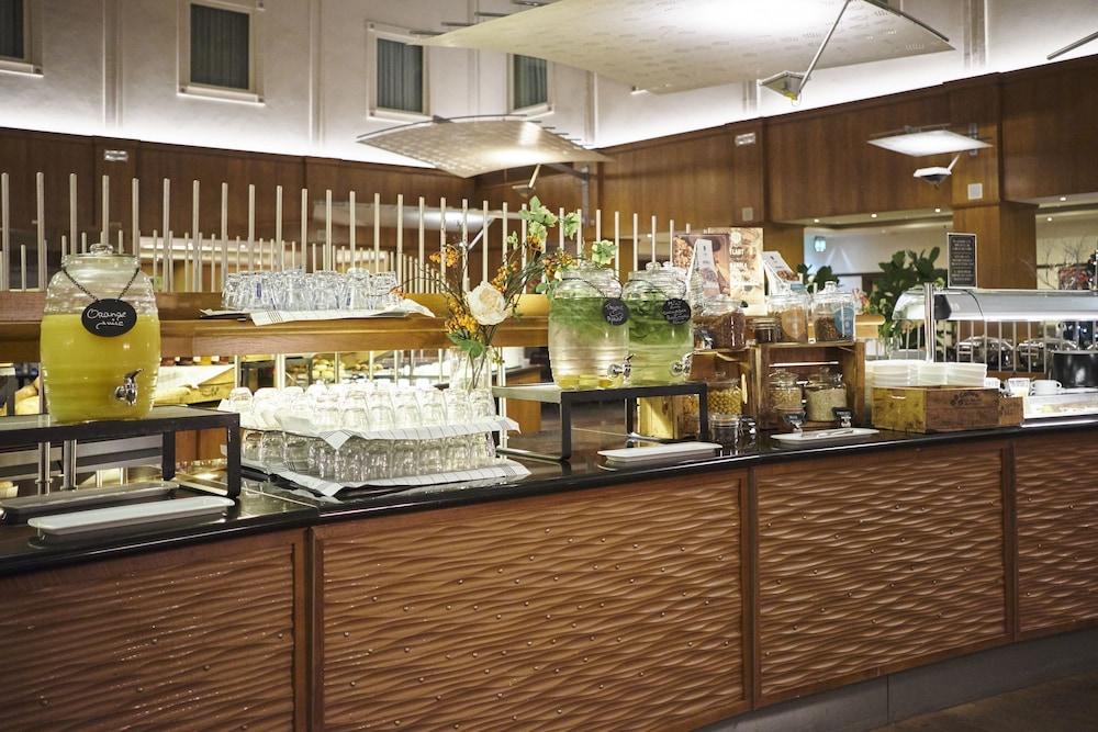 restaurant-cafeteria