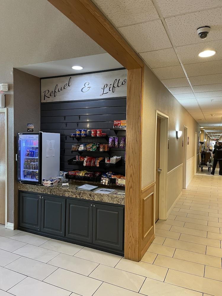 restaurant cafeteria