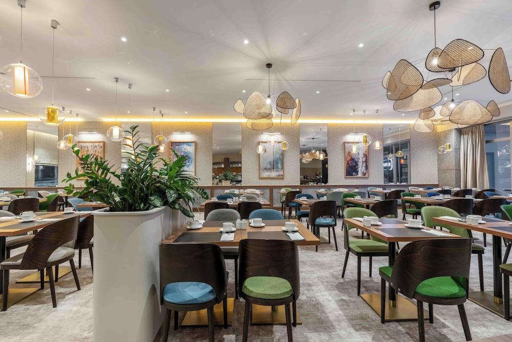 restaurant cafeteria