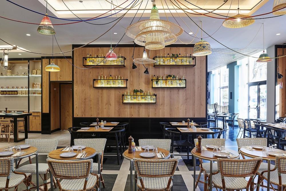 restaurant cafeteria