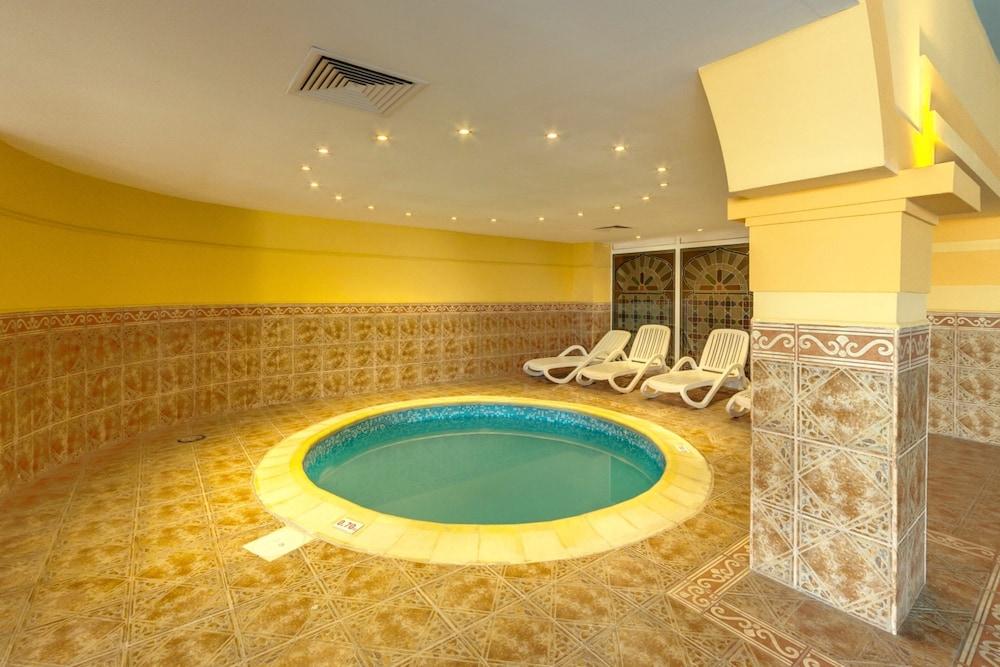 swimming pool spa
