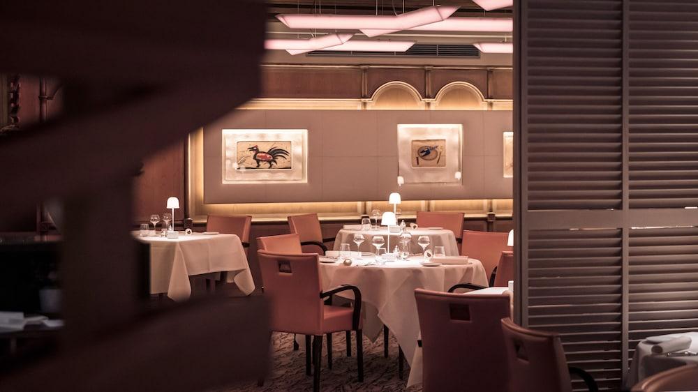 restaurant cafeteria