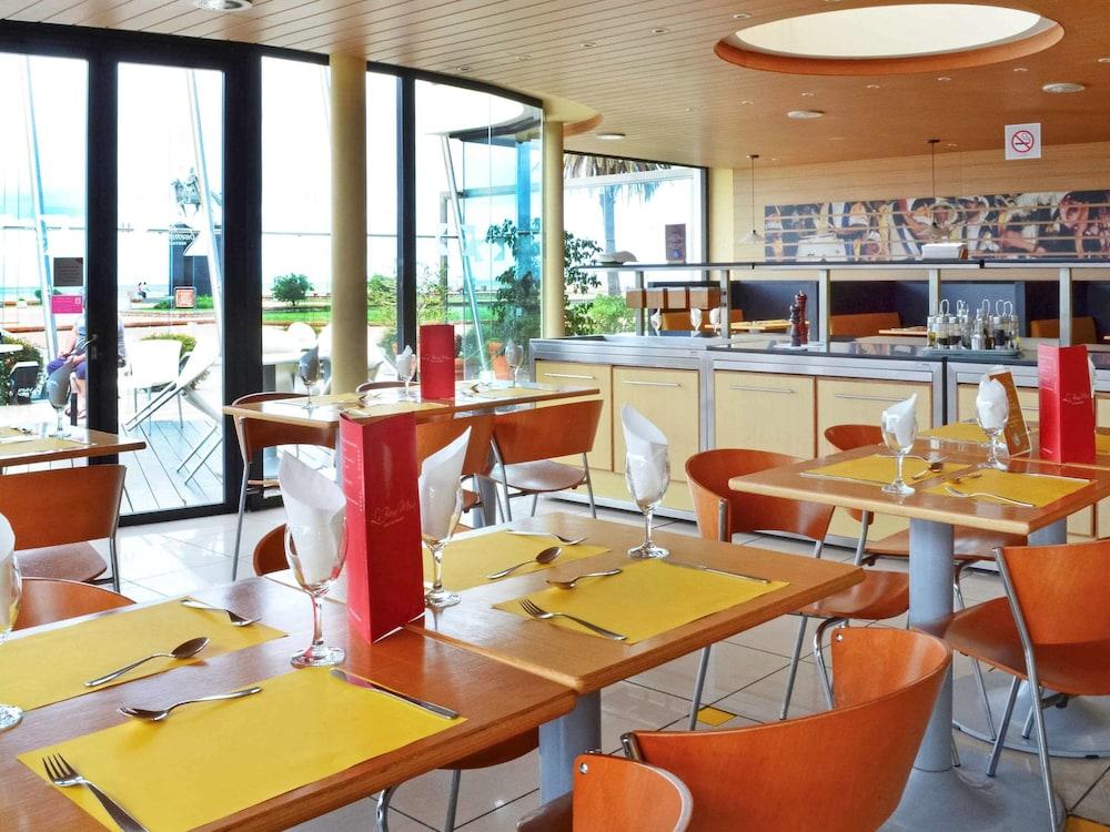 restaurant-cafeteria