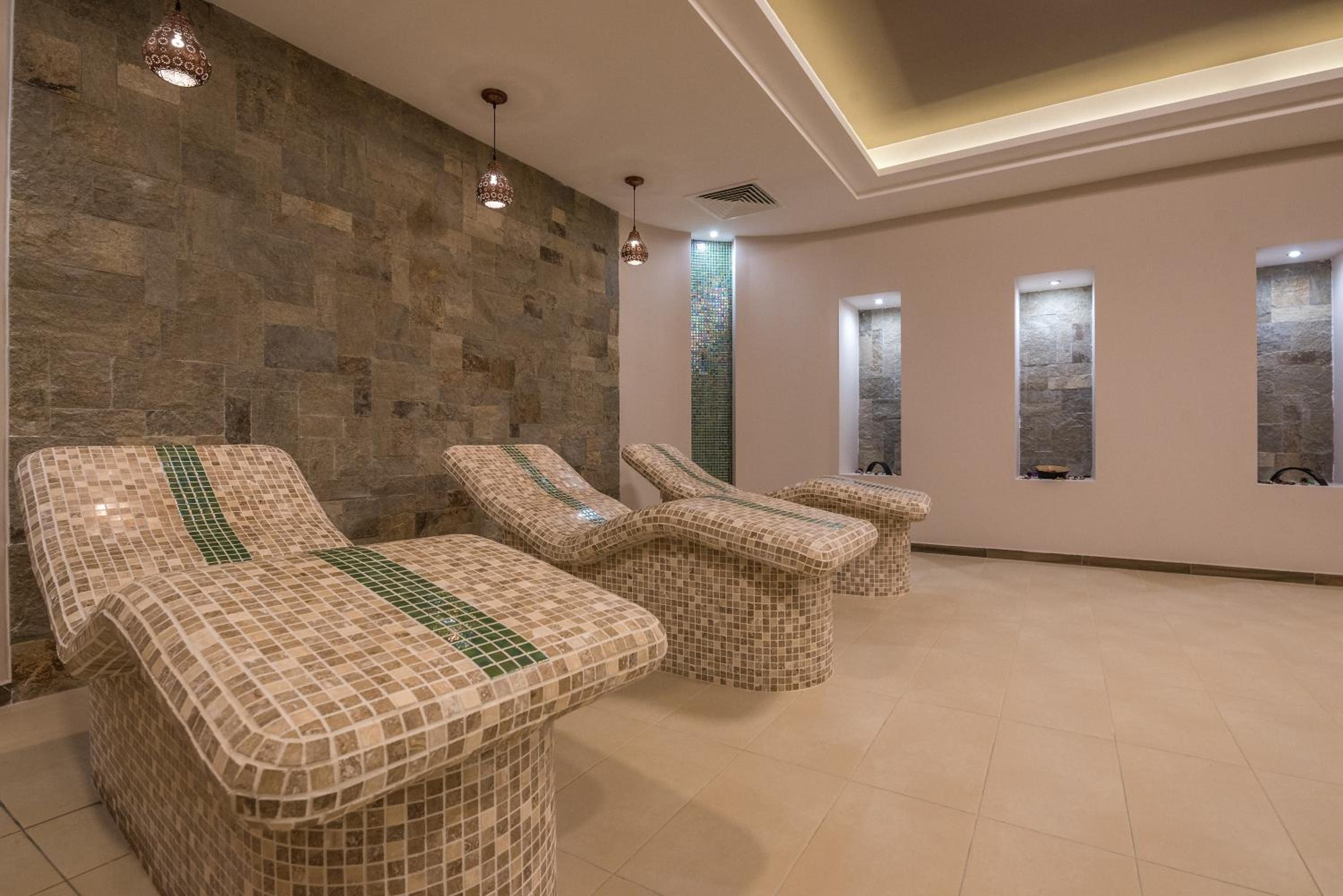 swimming pool spa