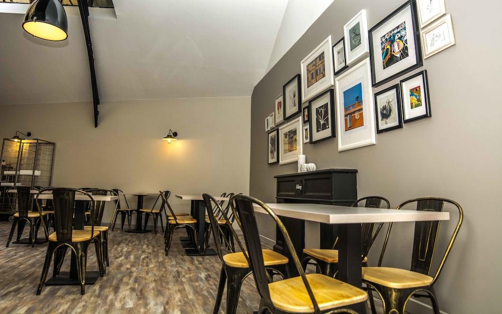 restaurant-cafeteria