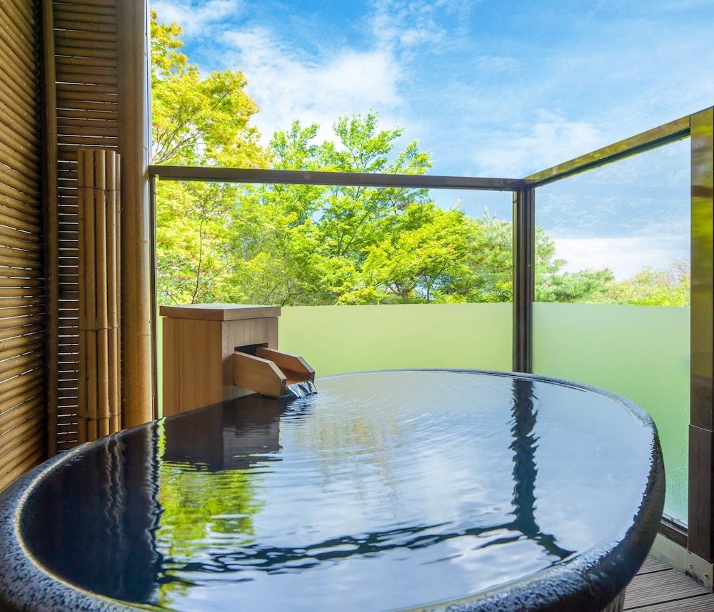 swimming pool spa