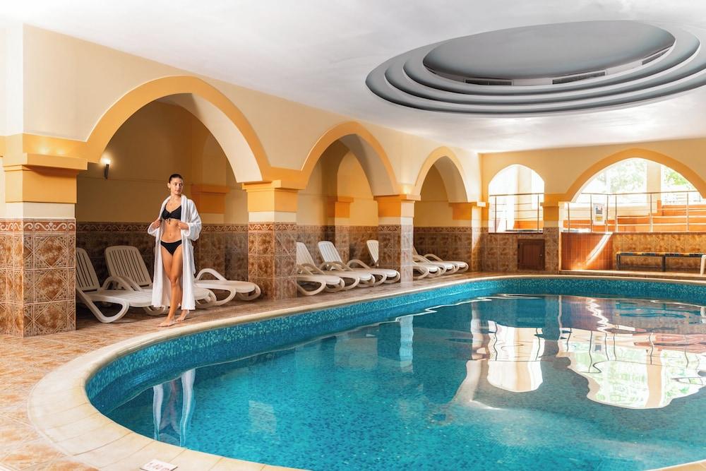 swimming pool spa