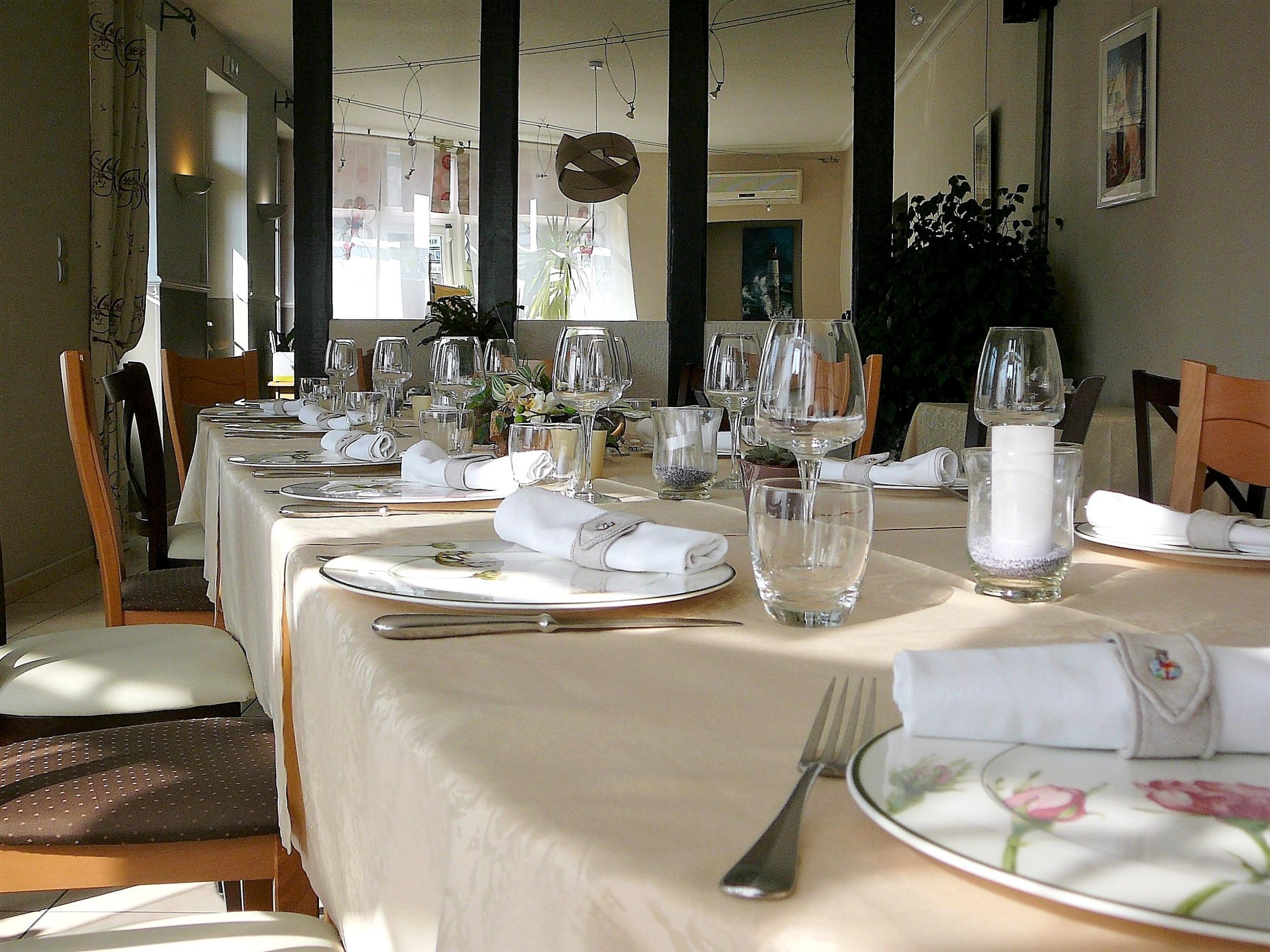 restaurant cafeteria