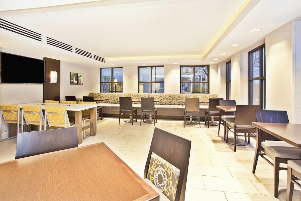 restaurant cafeteria