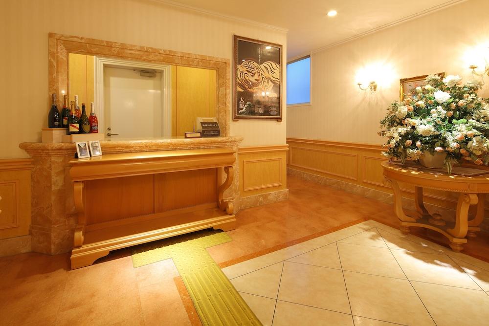 lobby