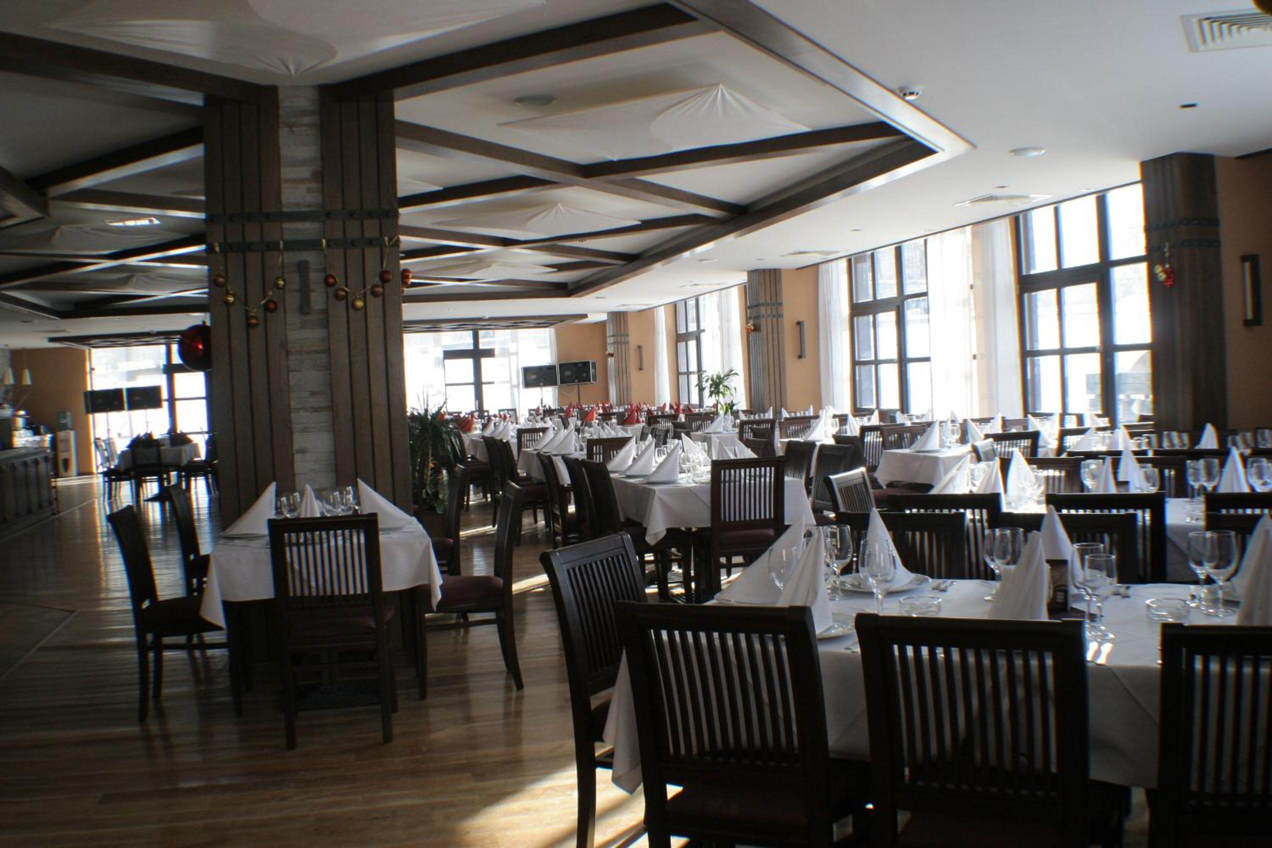 restaurant cafeteria