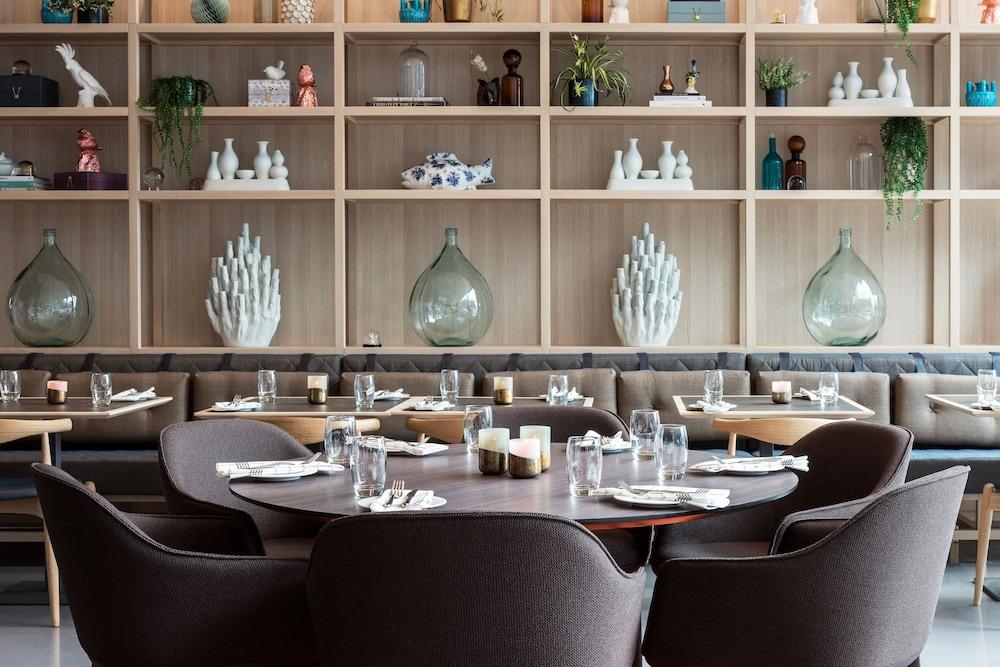 restaurant-cafeteria