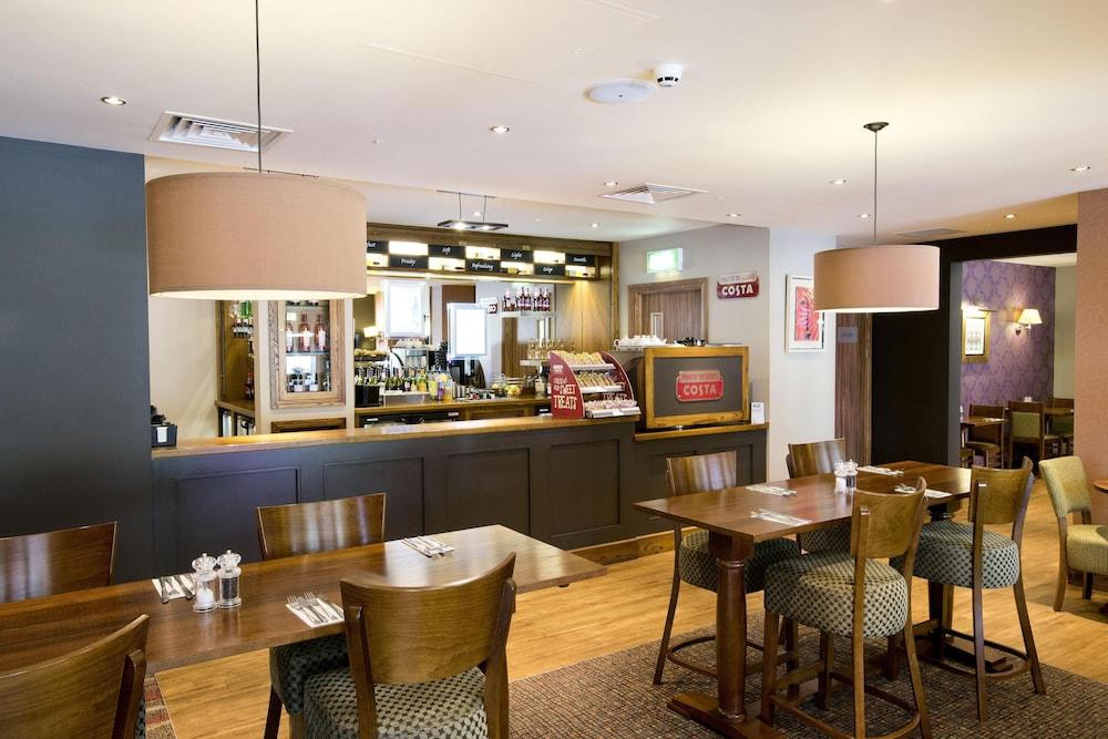 restaurant cafeteria