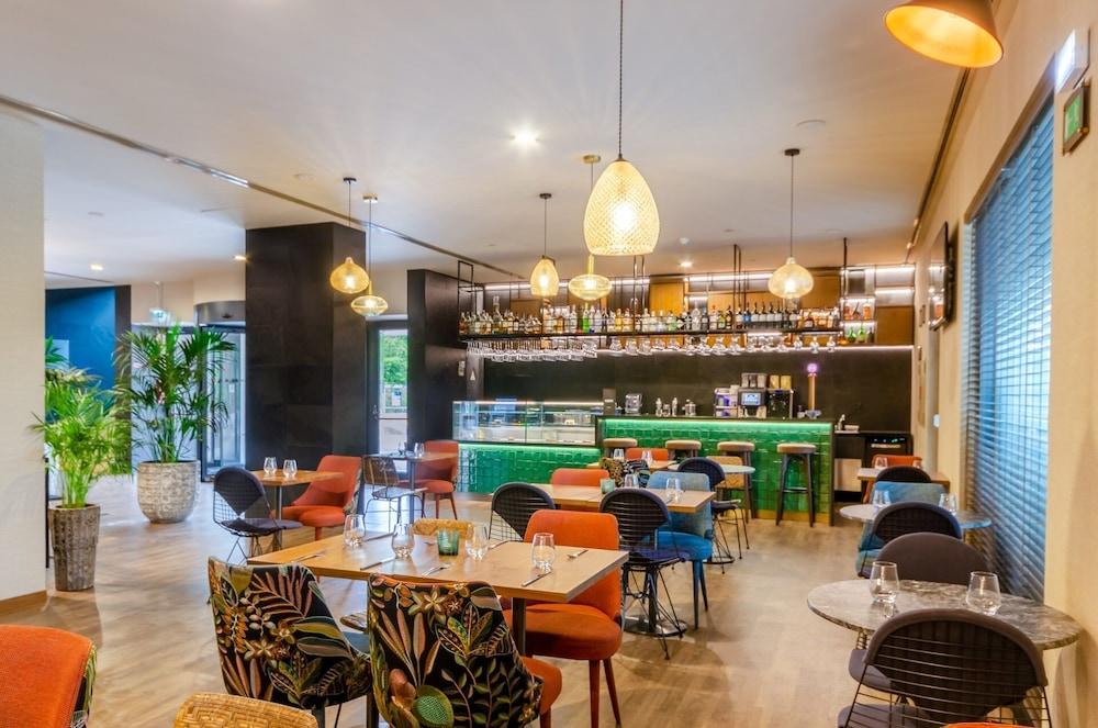 restaurant-cafeteria