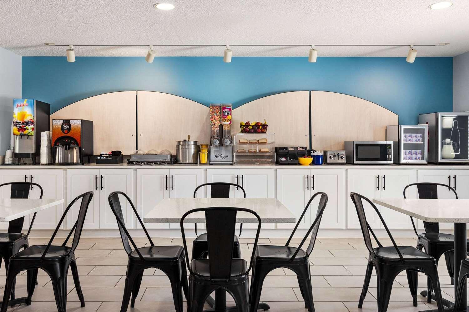 restaurant cafeteria