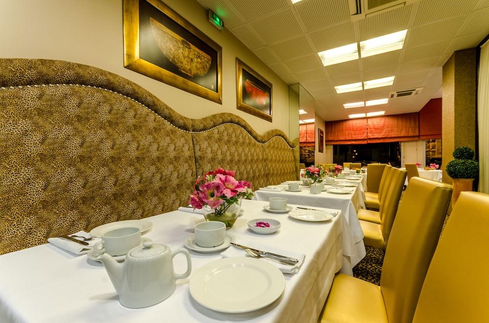 restaurant-cafeteria