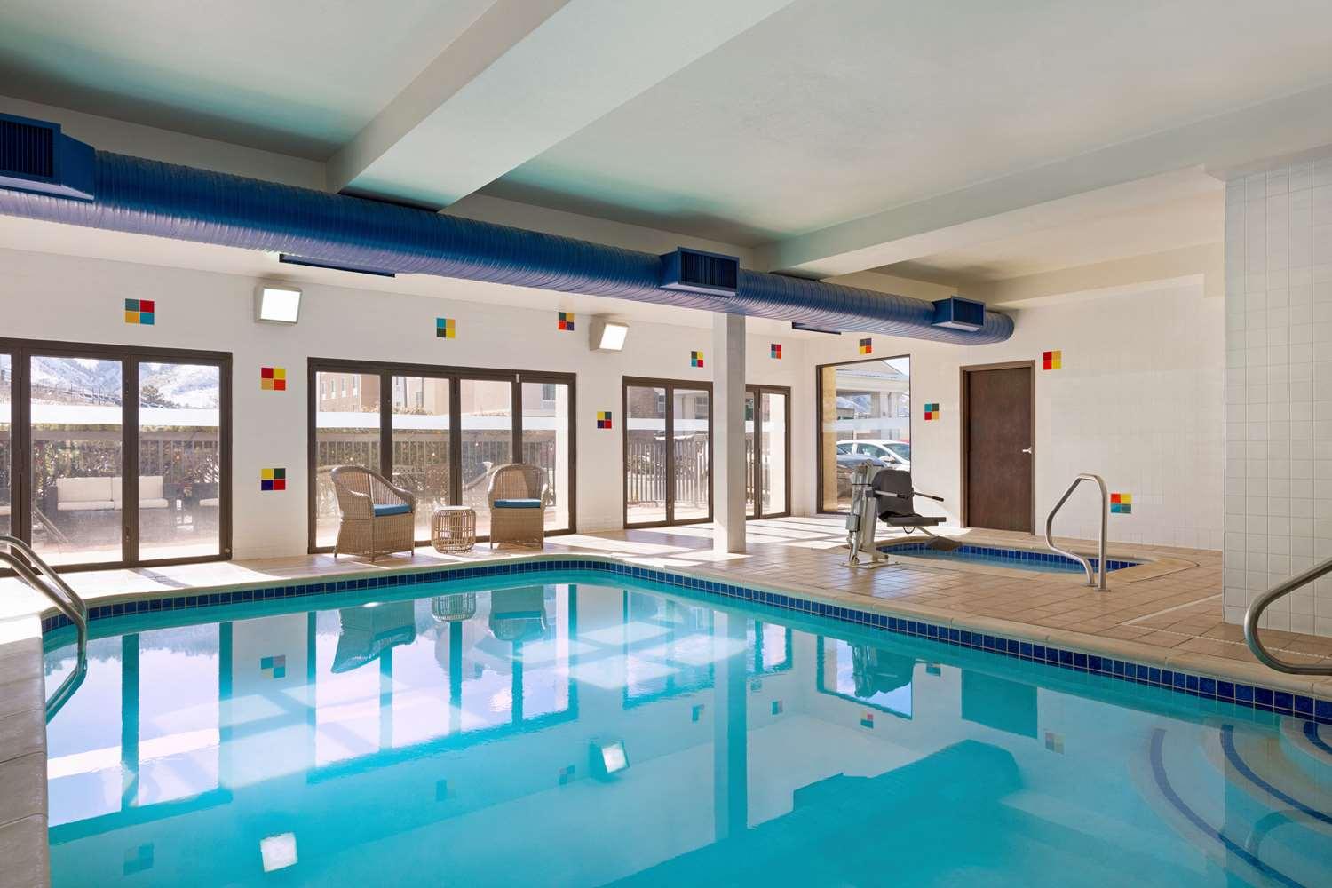 swimming pool spa