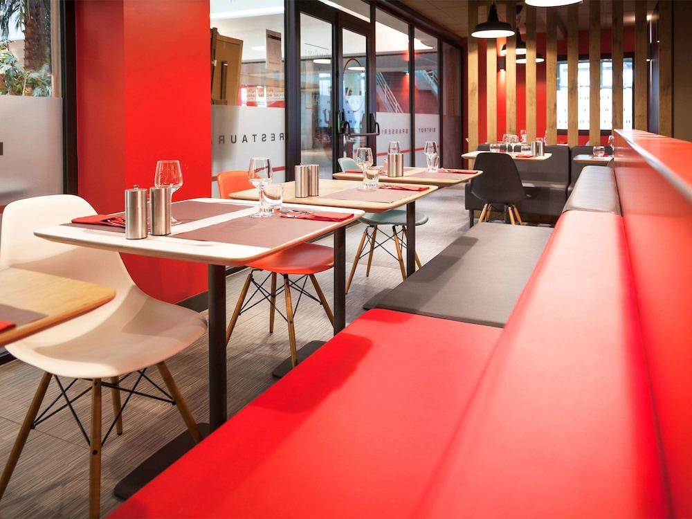 restaurant-cafeteria