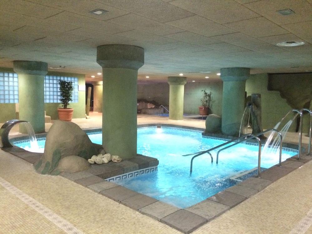 swimming pool spa