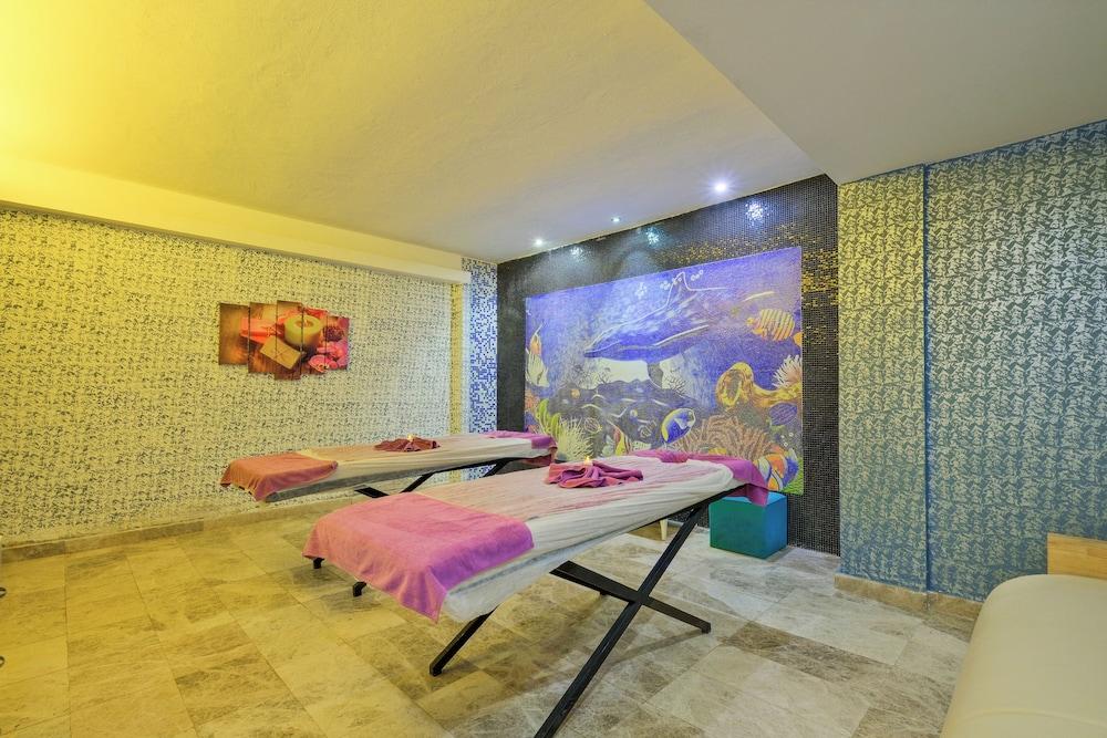 swimming pool spa