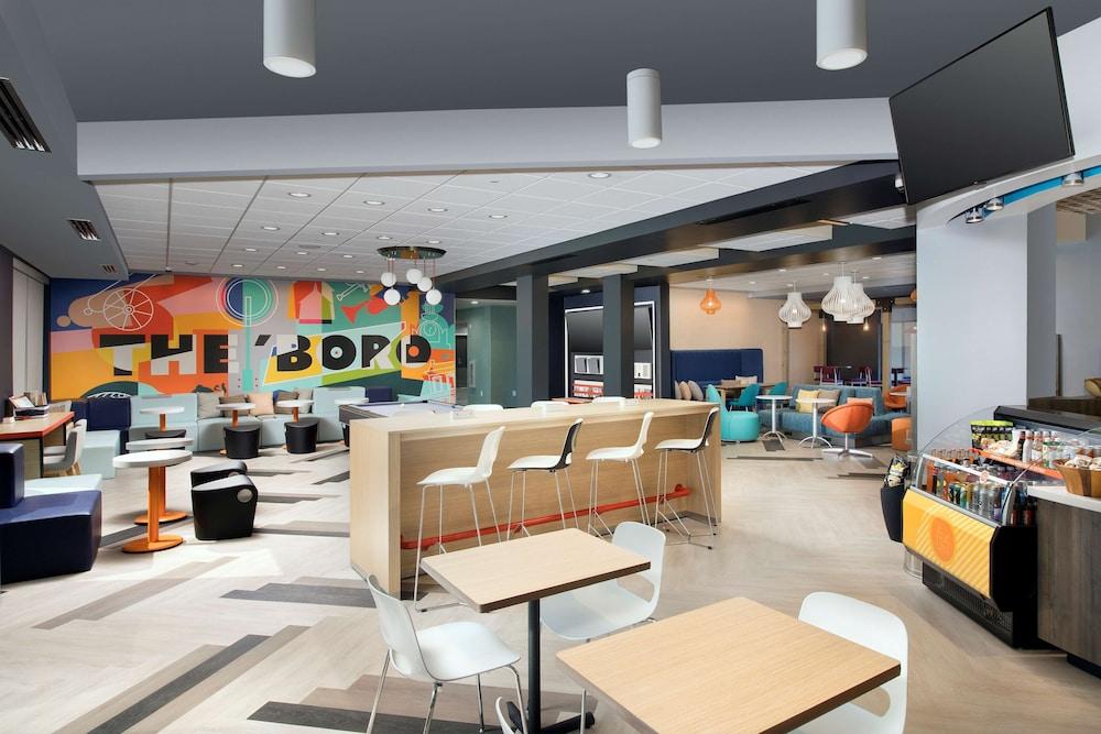 restaurant cafeteria