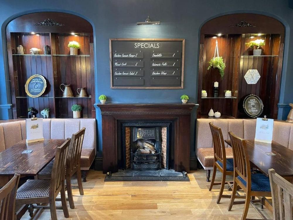 restaurant cafeteria