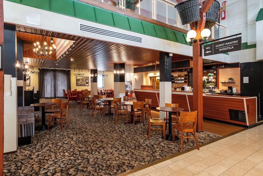 restaurant cafeteria