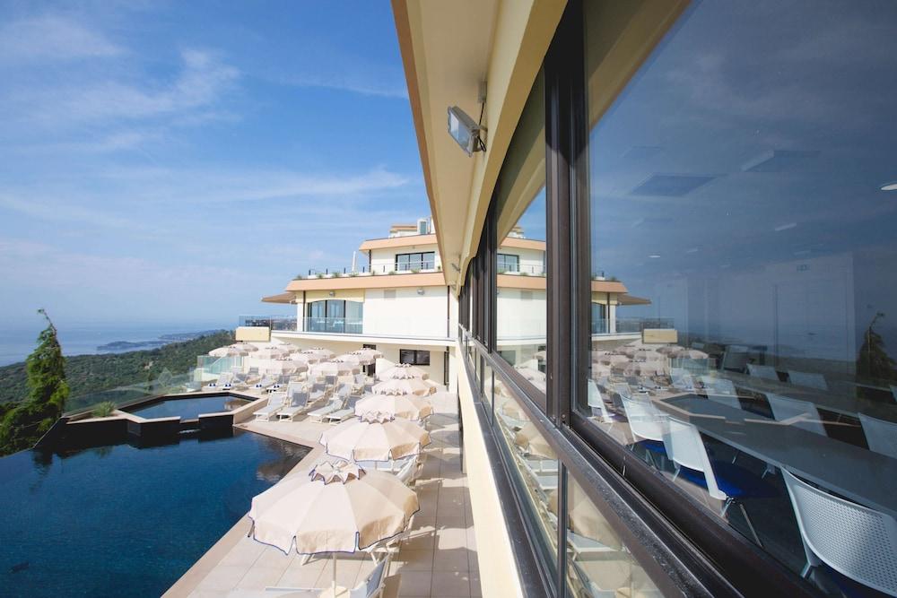 swimming pool spa