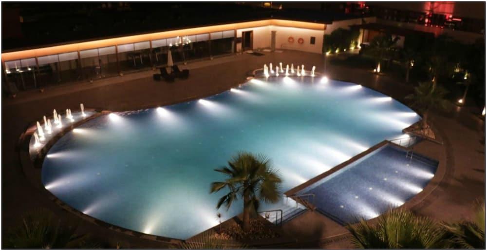 swimming pool spa