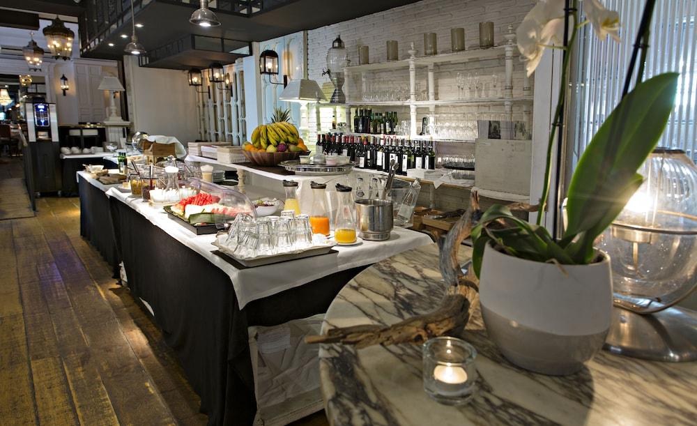 restaurant cafeteria
